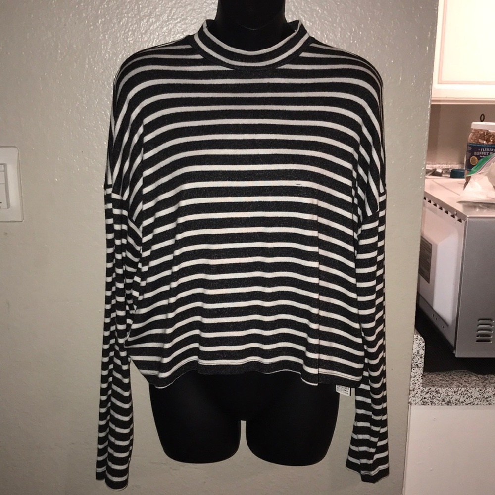 Stripped long sleeve blouse/ turtle neck 😻